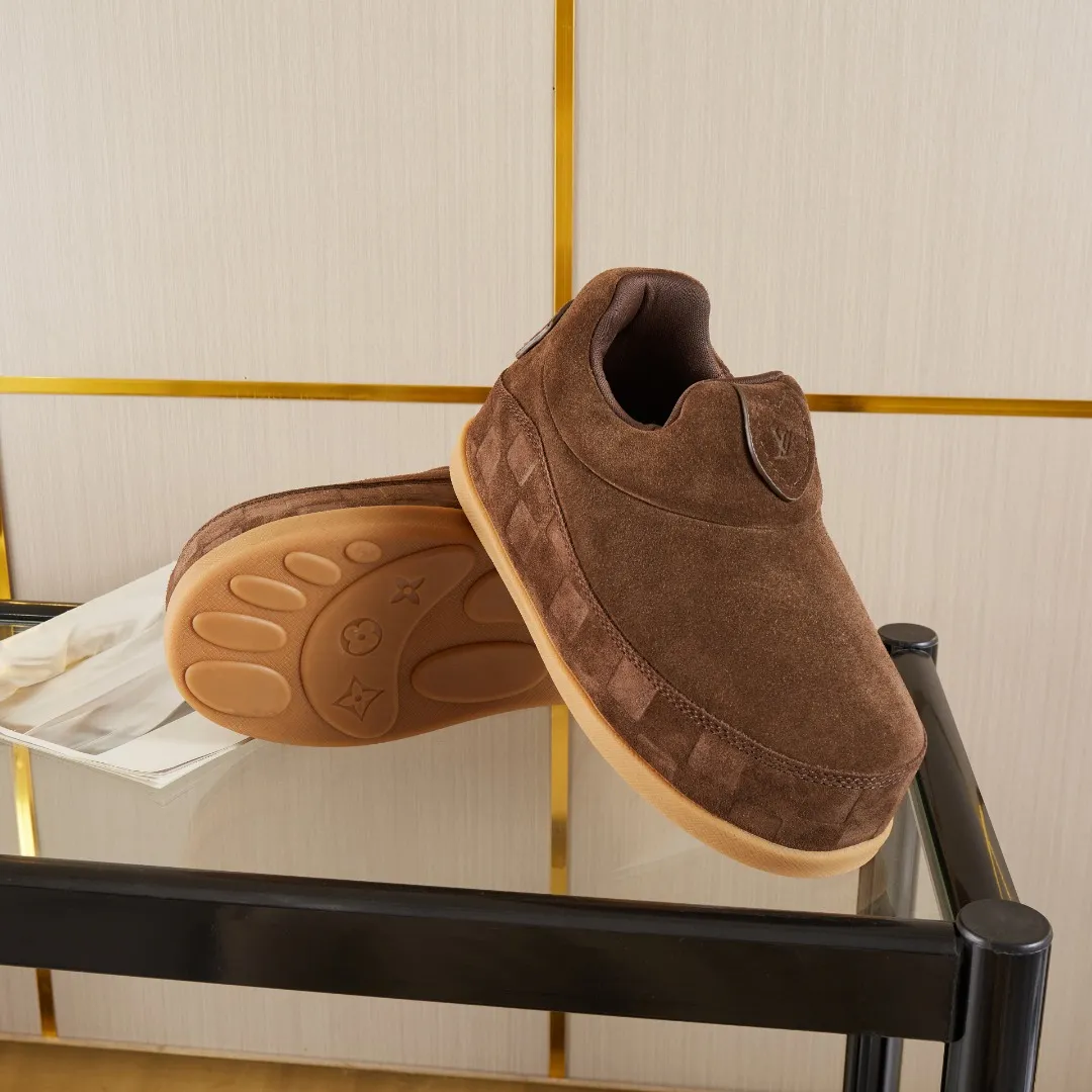 💰💰💰 660 hot style 🆕🆕🆕𝙇𝙑🔥New models are on the shelves🔥 Louis Vuitton 25ss, LV co-branded nigo YETI Fat Ding is ugly and cute, many Internet celebrities have put it on the show, a classic and versatile item. Fabric: imported high mercerized cowhide suede. Lining: High-grade elastic mesh, original molded outsole. Size: women's clothing, 35-41 (customized for women's 40 and 41), men's clothing 39-46 (customized for 45-46)
